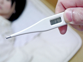 美人の同僚が風邪で寝込んでるので見舞いにいった→エロ過ぎて暴発レ×プ4時間　サンプル画像03